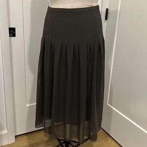 AKRIS PUNTOStretch Mesh Pleated Midi Skirt in Graphite Gray |Size 10